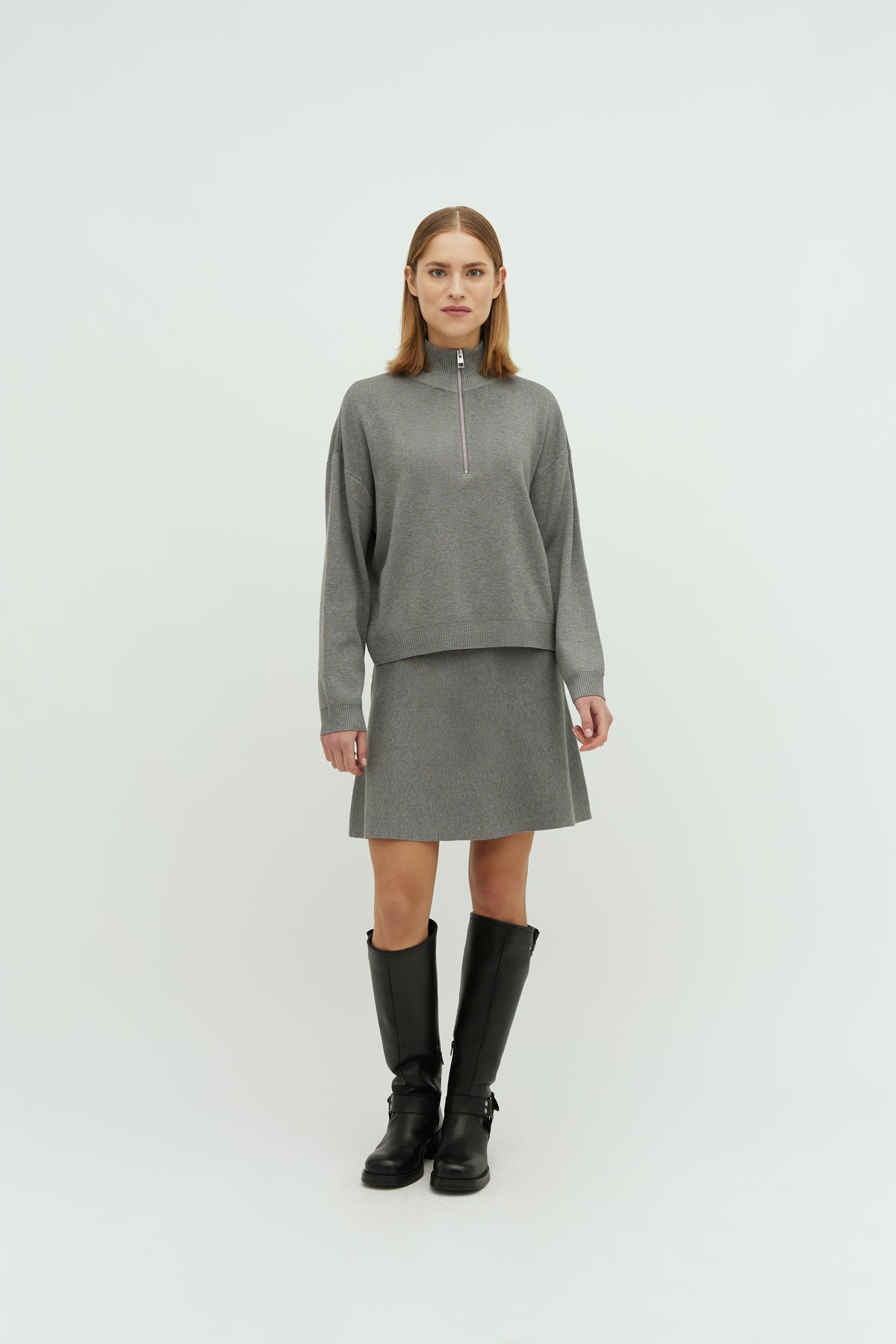 Folami-M_Medium Grey Melange_Model_0