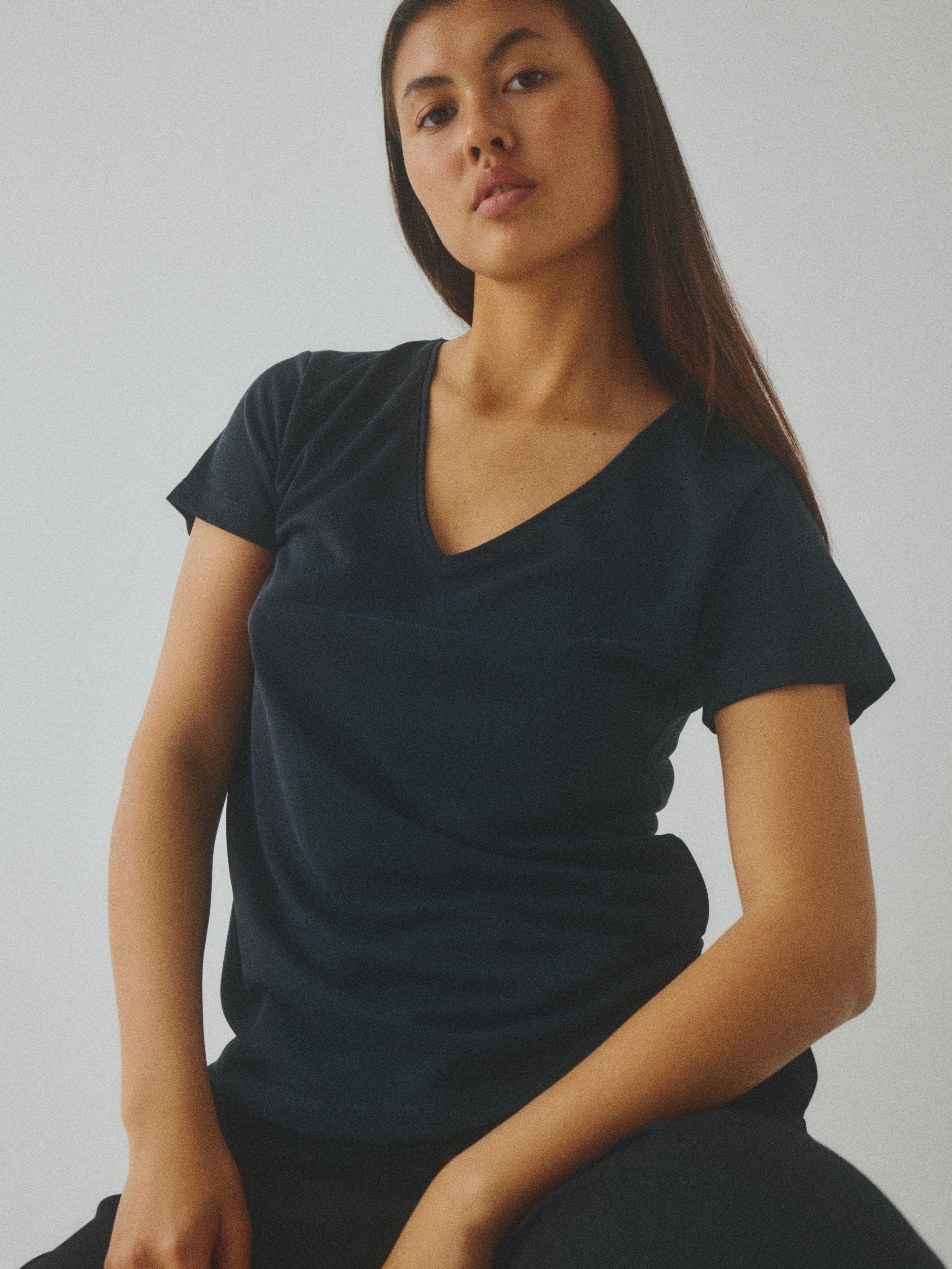 Luvanna-M_Black_Image_