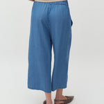 Anjelica-M_Mid Vintage Wash_Model_