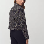 Iva-M_Zebra Sugar Black_Model_