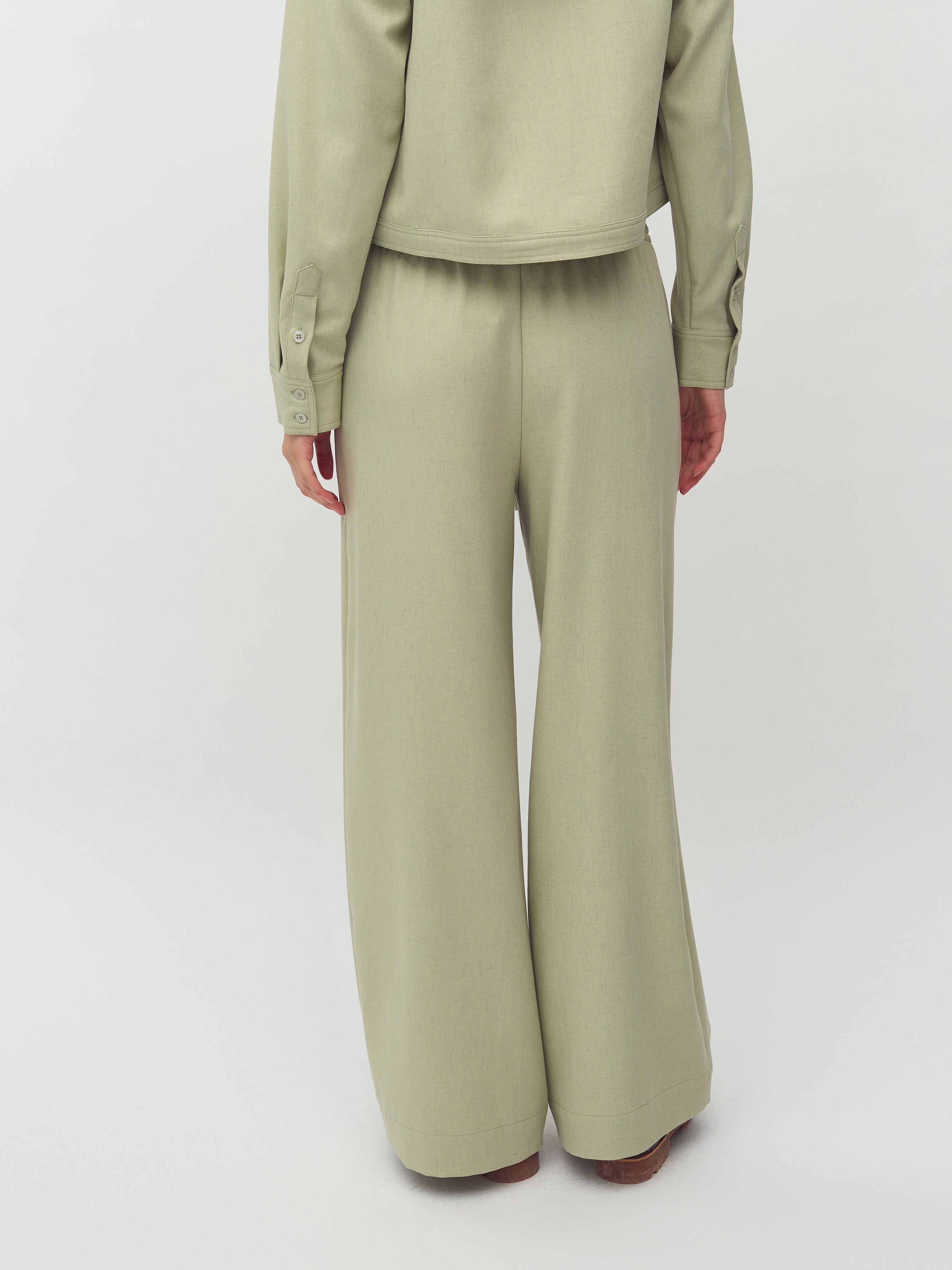 Christoff-M_Pistachio Green Melange_Model_