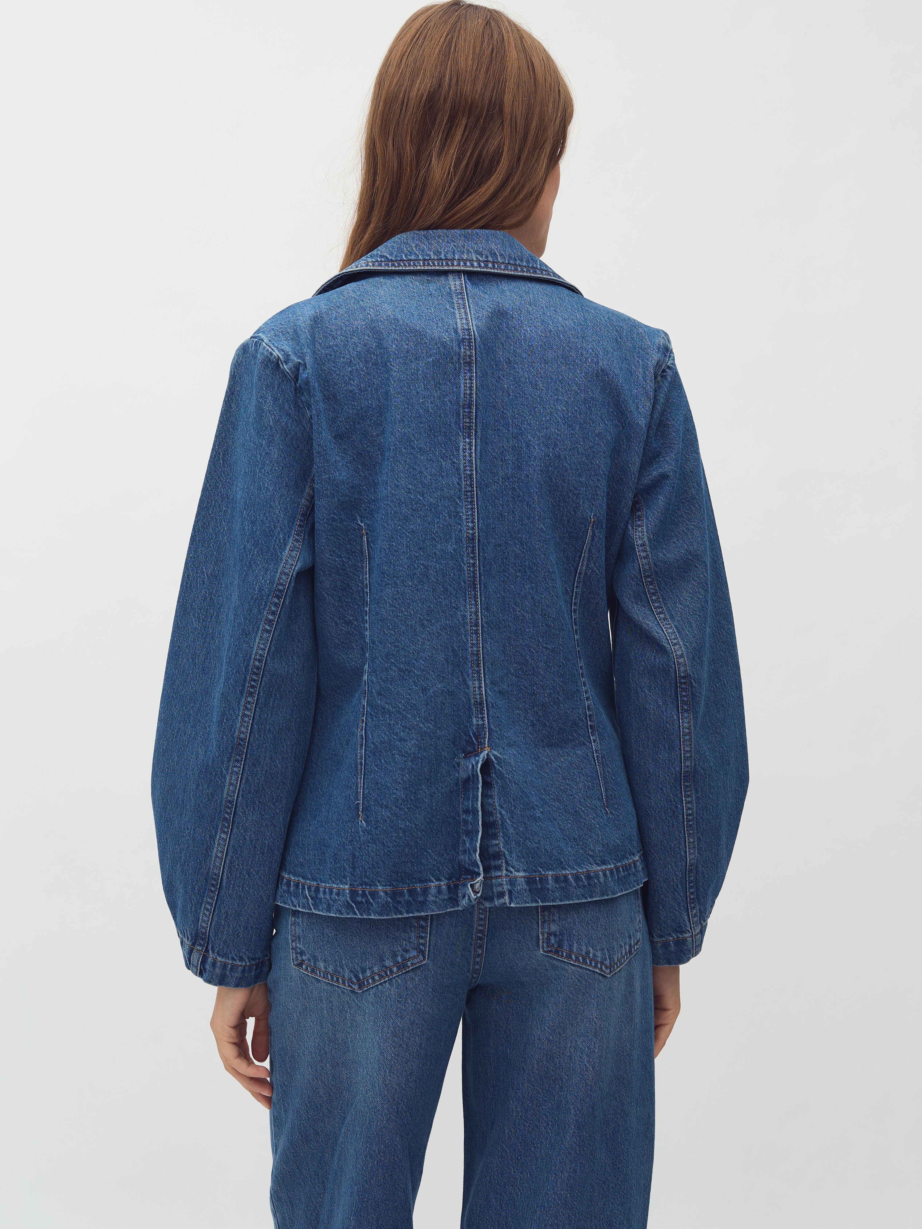 Emilia-M_Mid Blue Wash_Model_