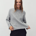 Gillian_Light Grey melange_Model_0