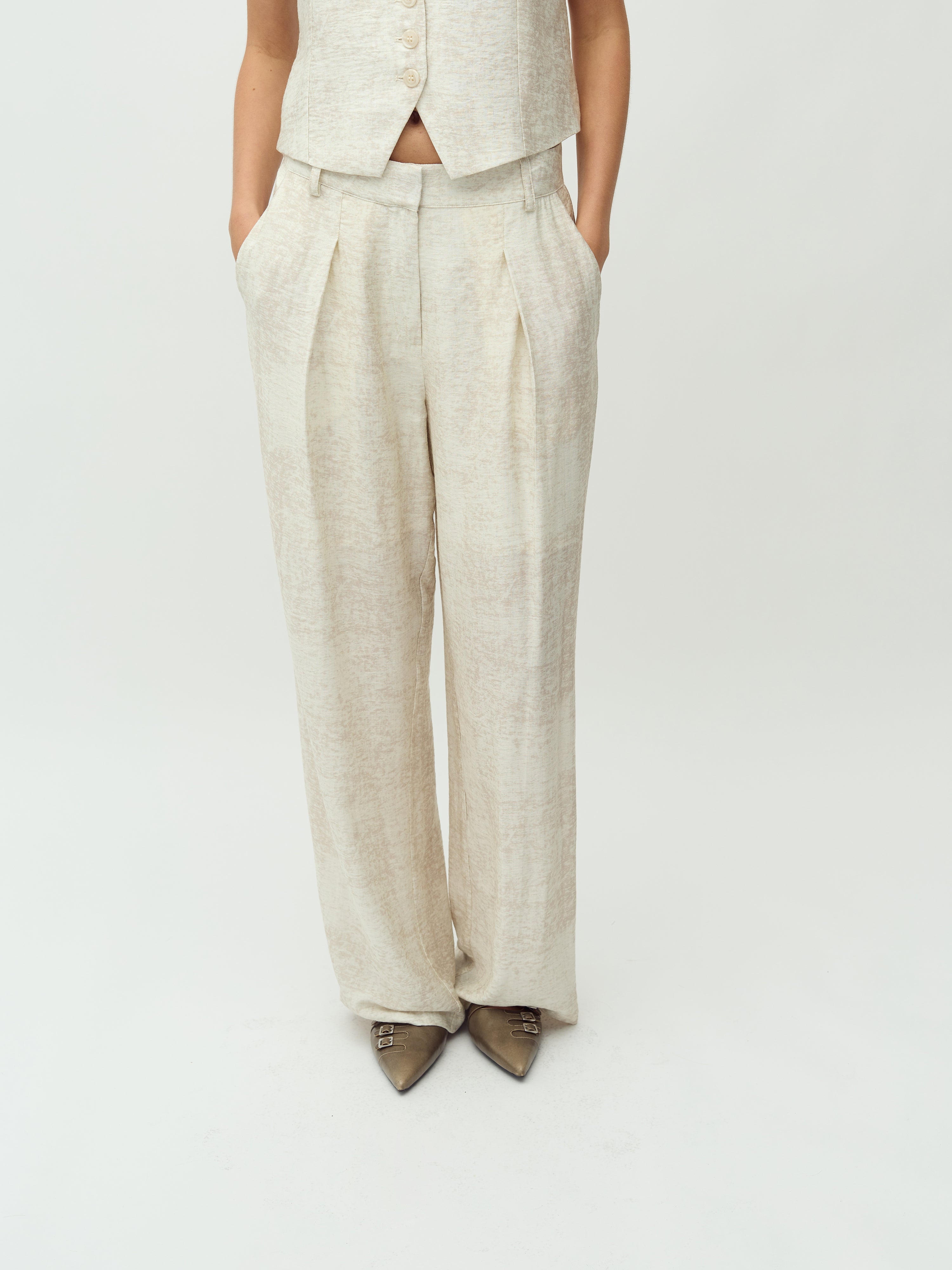 Cristiana Long-M_Oyster Valana Print_Model_1