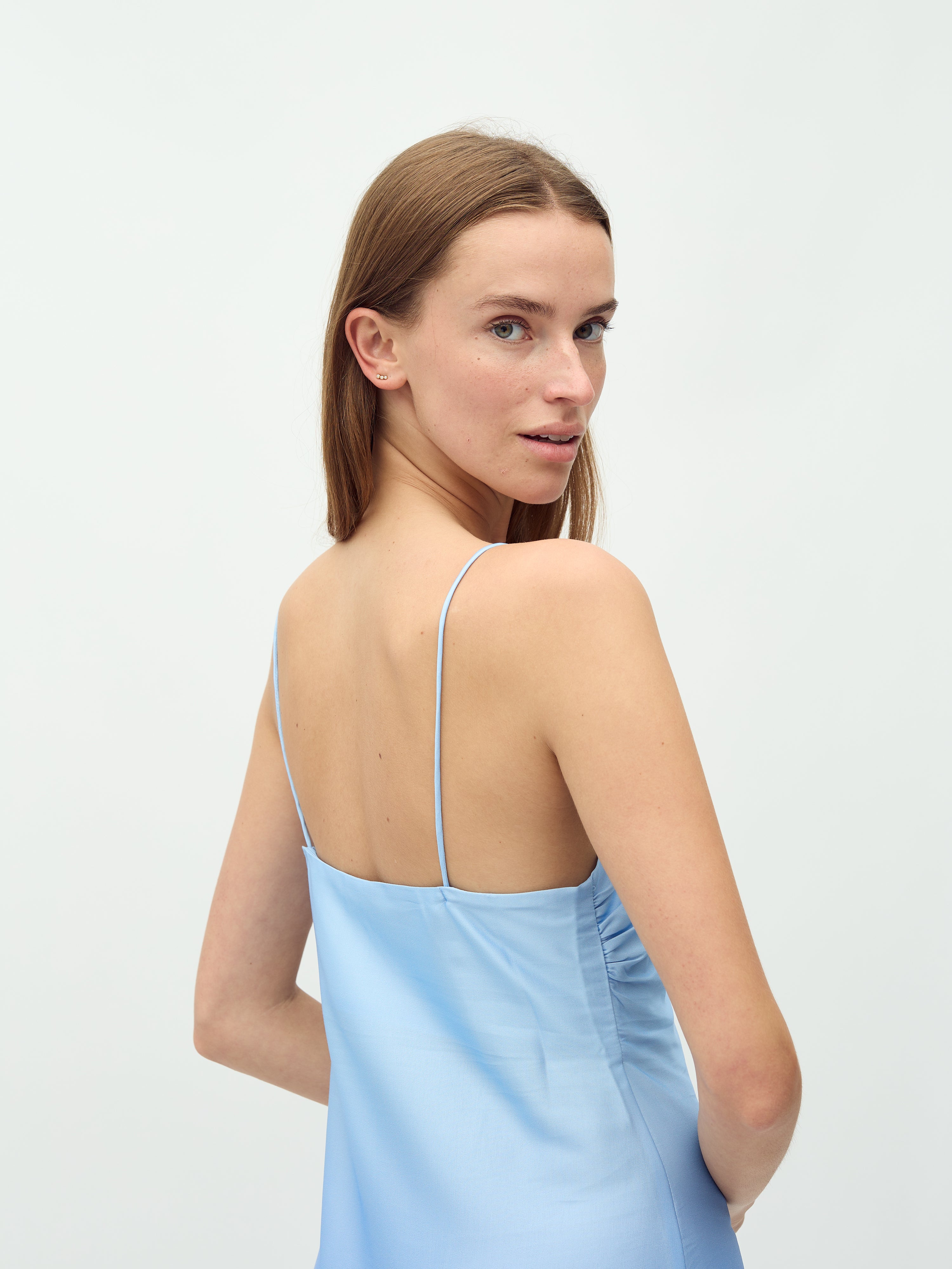 Paulia-M_Ultramarine Fade_Model_3