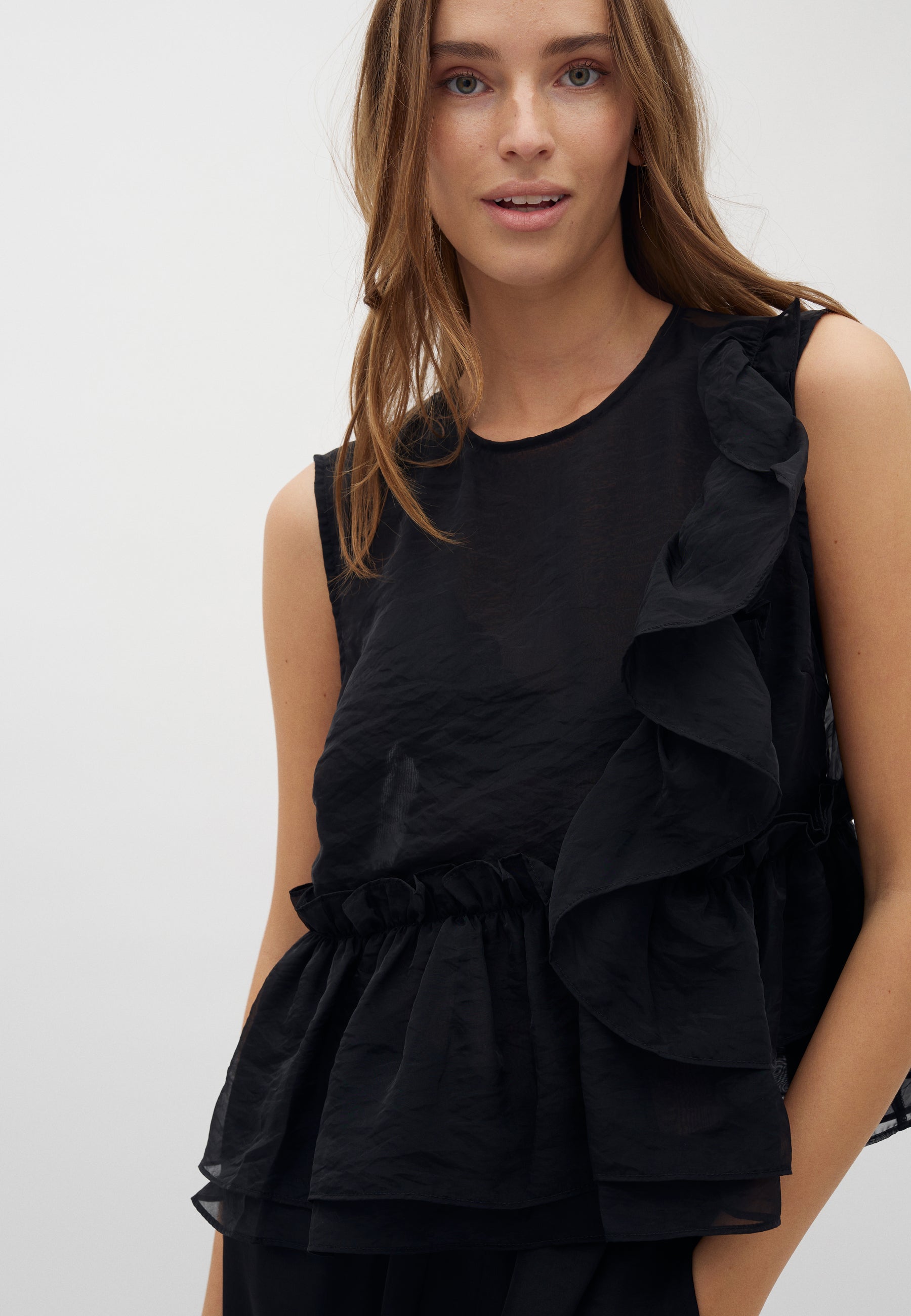 Sivanna-M_Black_Model_1