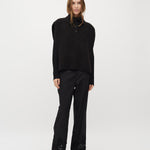 Tristiana-M_Black_Model_3