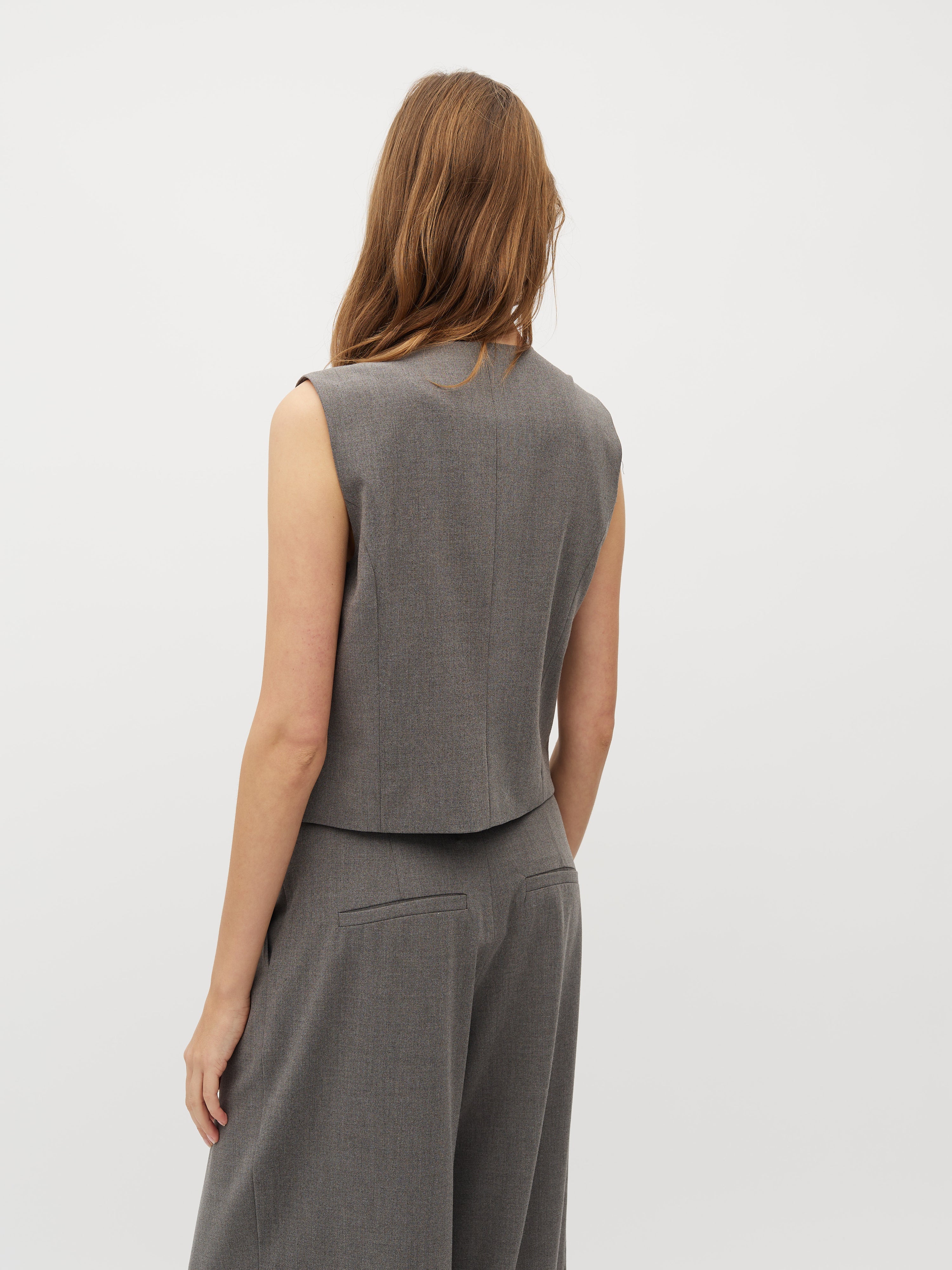 Aleia-M_Medium Melange_Model_2