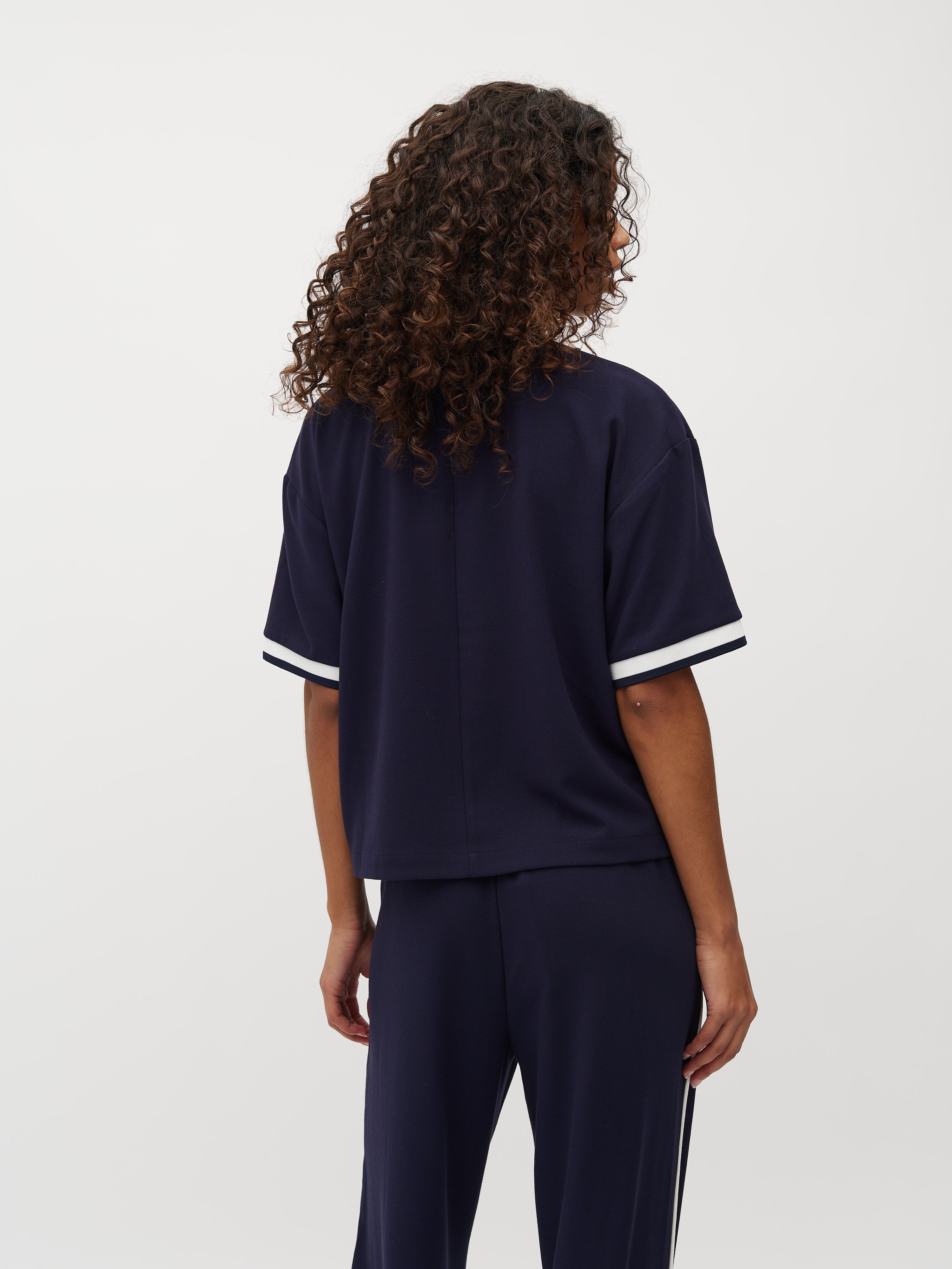 Rimaya-M_Blue Nights_Model_1