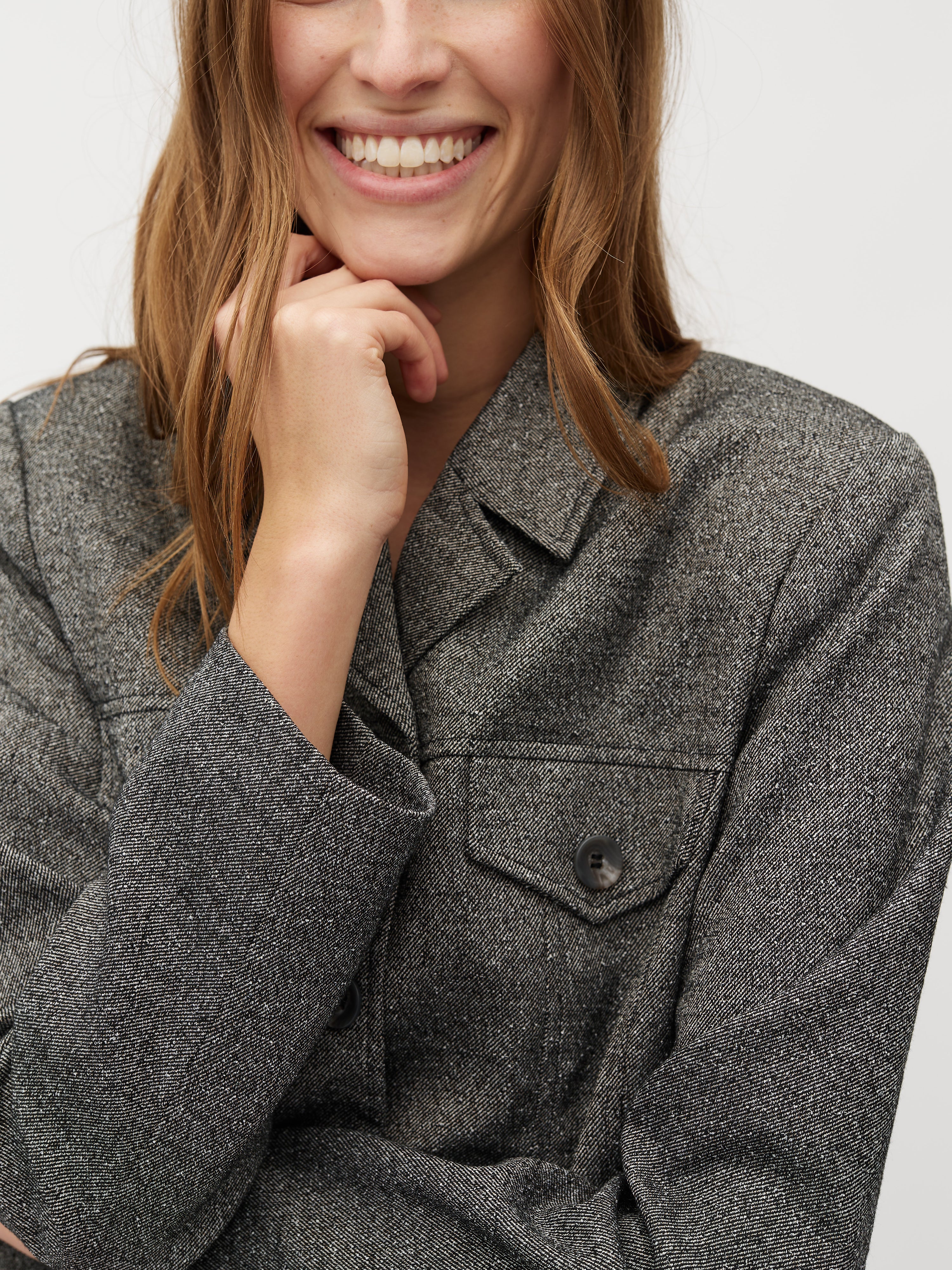 Fergi-M_Charcoal Melange_Model_1