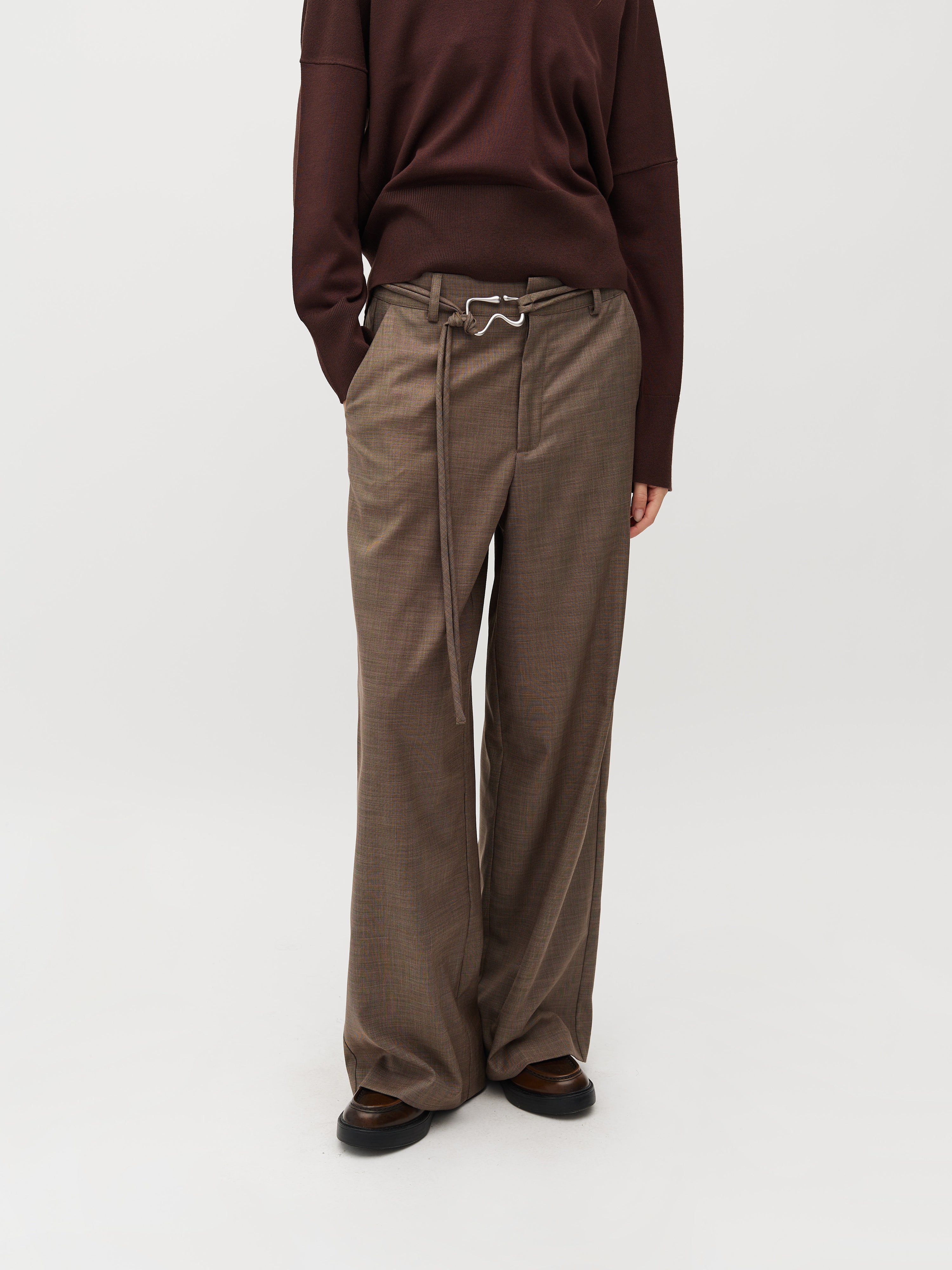 Lyrica-M_Chicory Coffee Melange_Model_1