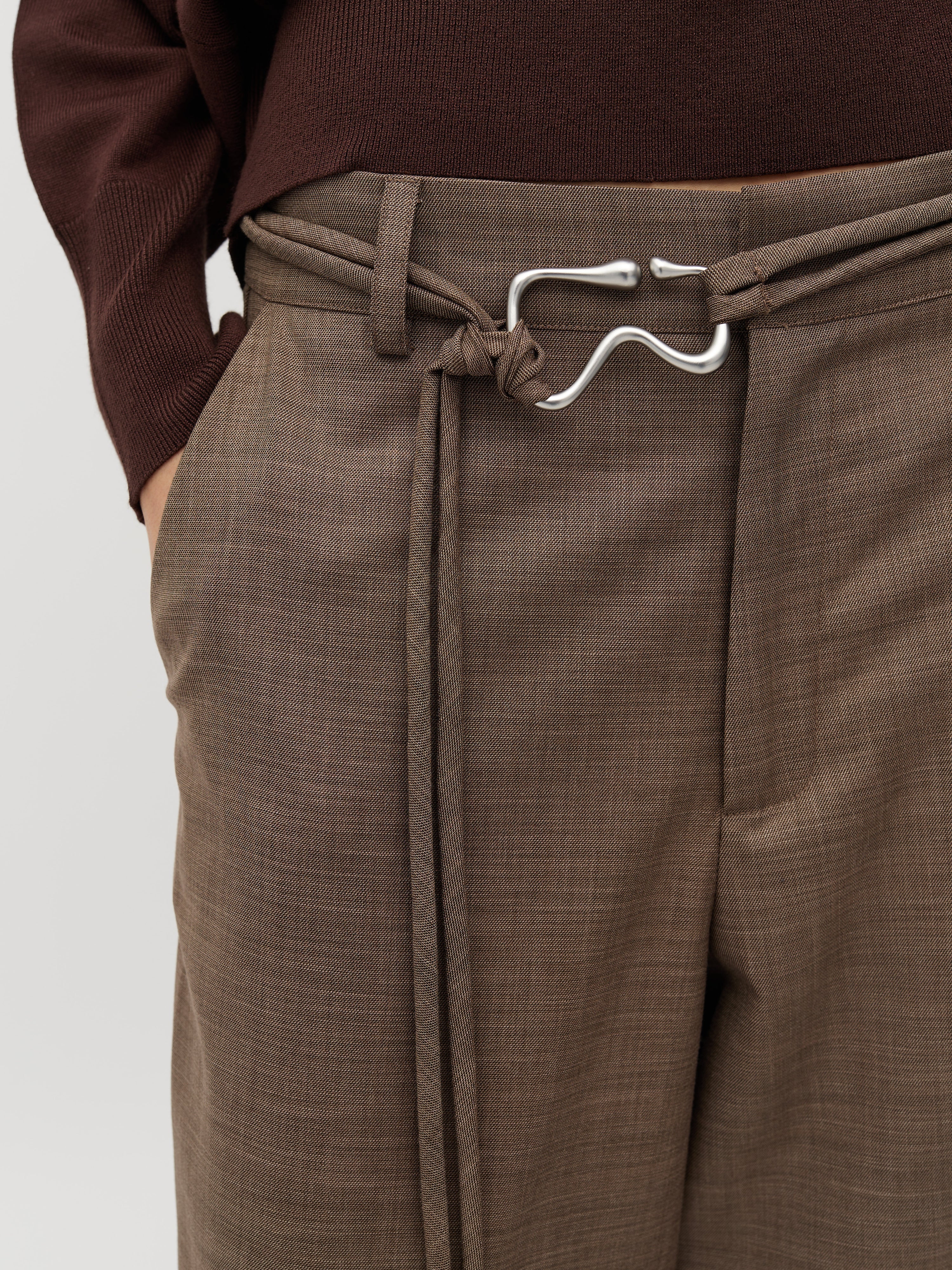 Lyrica-M_Chicory Coffee Melange_Model_2