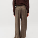 Lyrica-M_Chicory Coffee Melange_Model_4