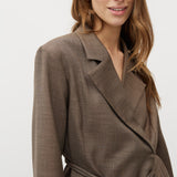 Ivia-M_Chicory Coffee Melange_Model_2