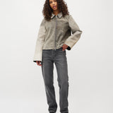 Isata-M_Grey Cow_Model_8