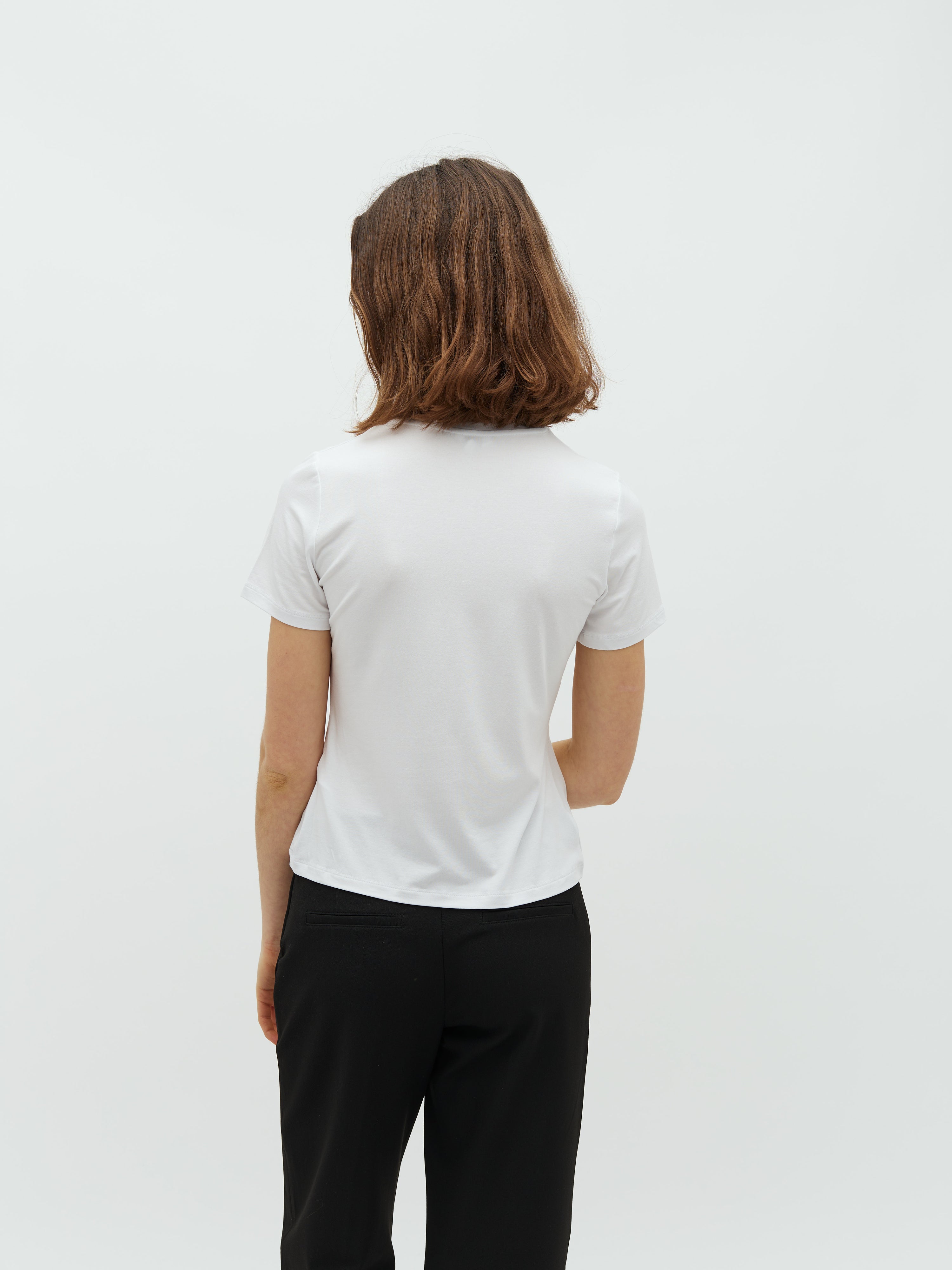 Julie-M_Optical White_Model_2