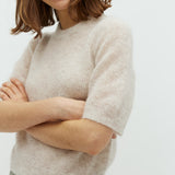 Carla-M_Oat Melange_Model_1