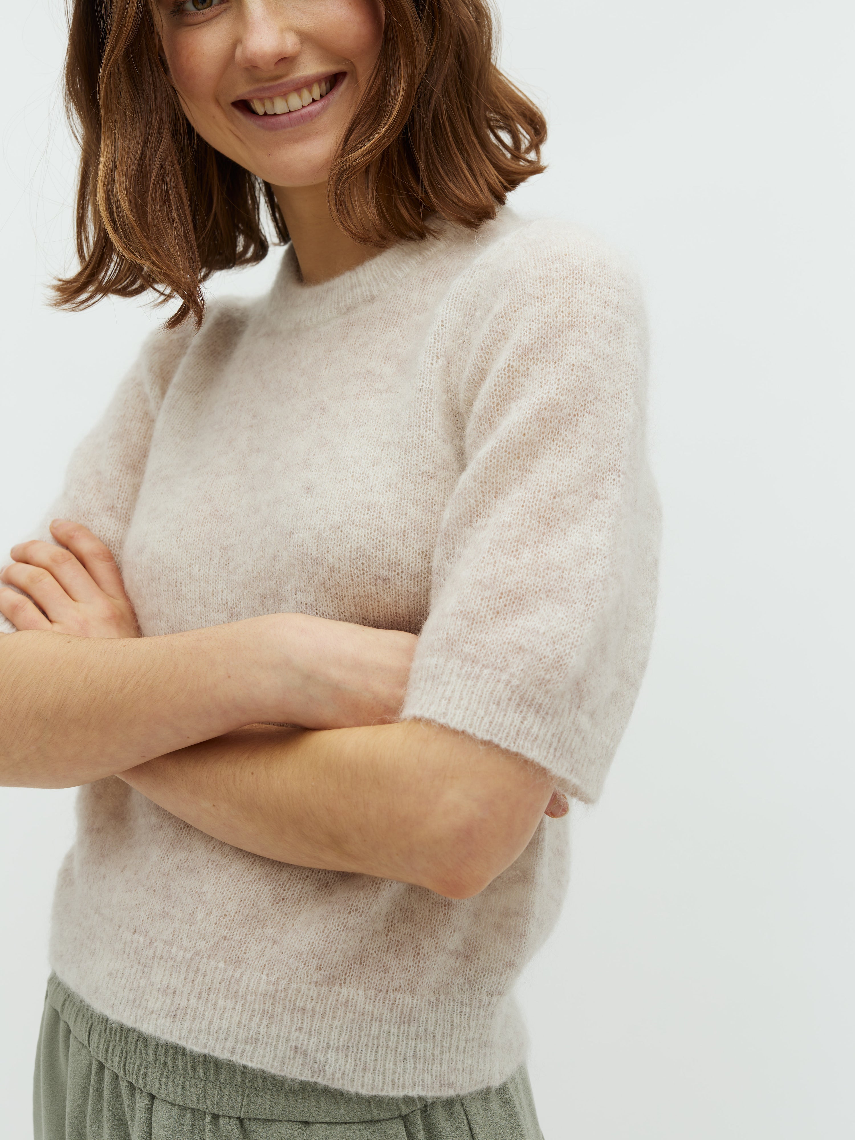 Carla-M_Oat Melange_Model_1