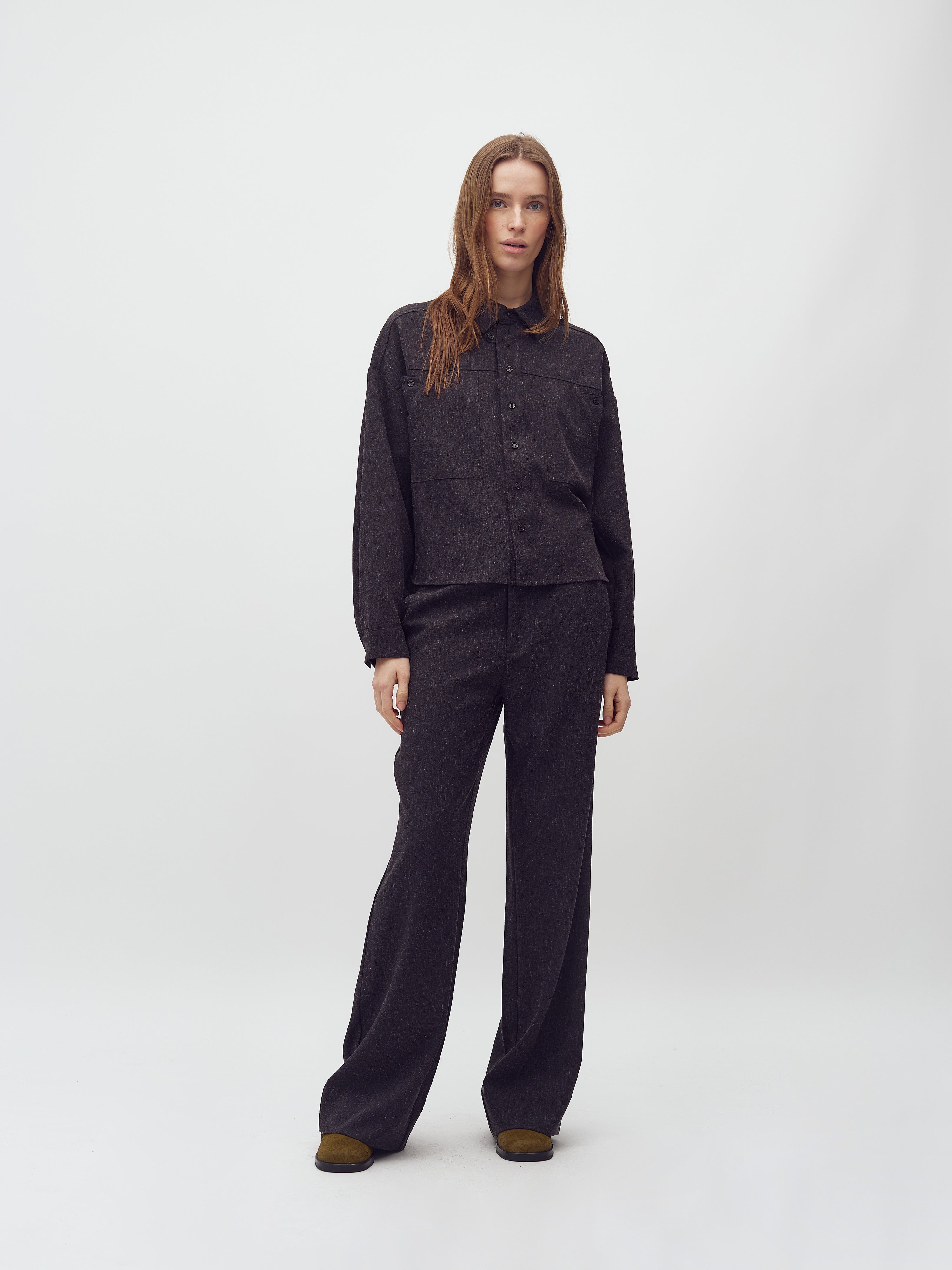 Levya-M_Midnight Navy Melange_Model_0