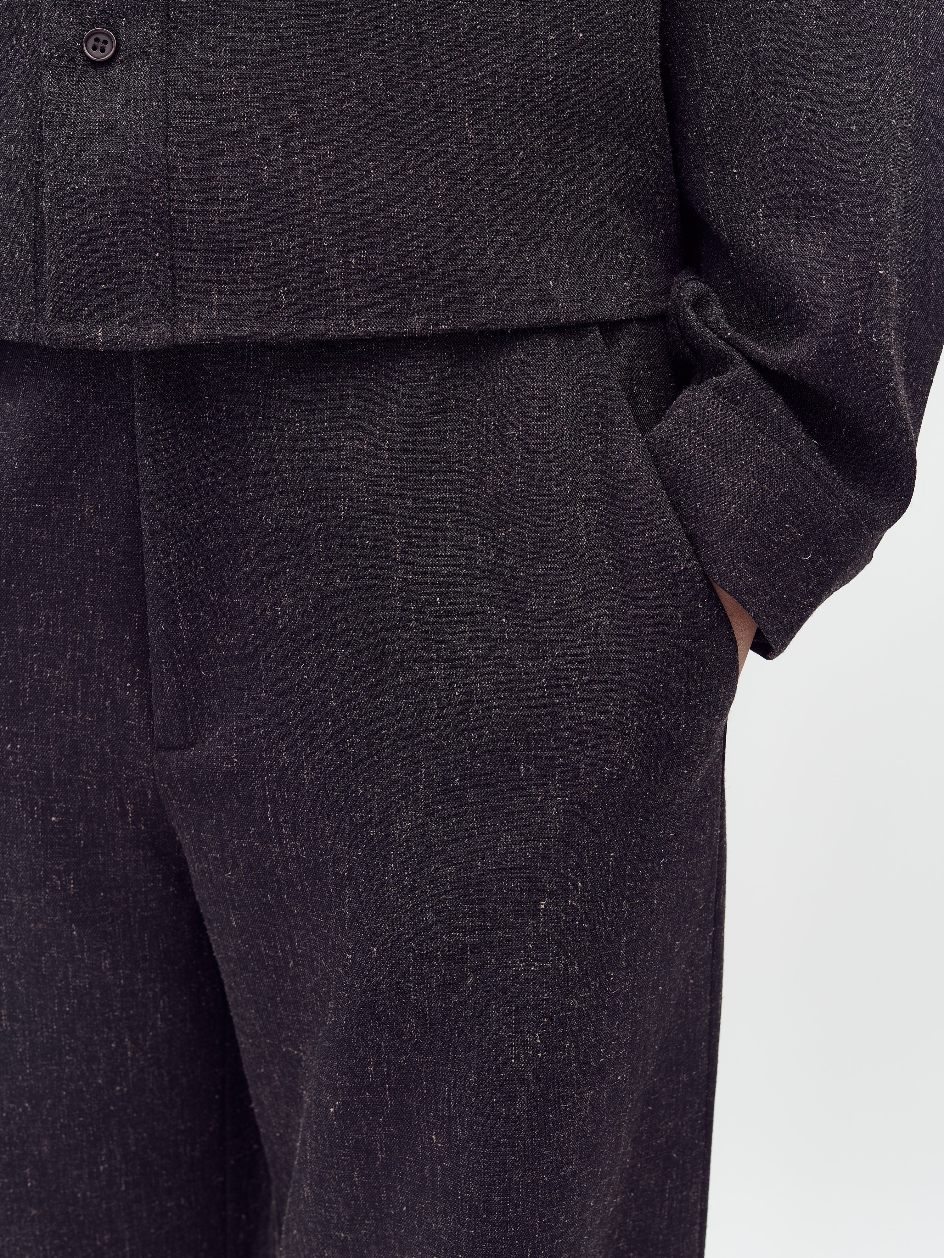 Rihnwen-M_Midnight Navy Melange_Model_2