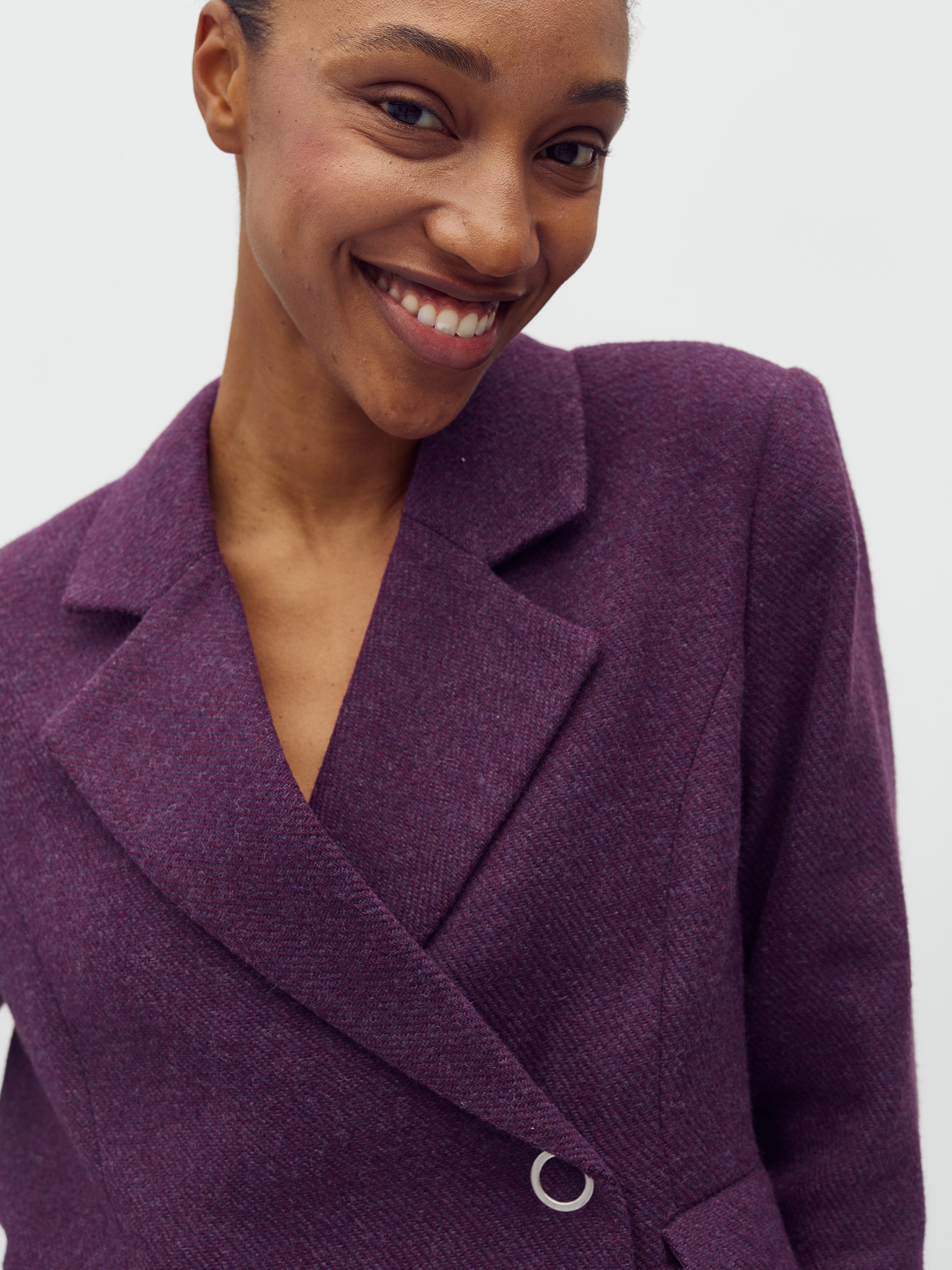 Iva-M_Greystone Twill_Model_3