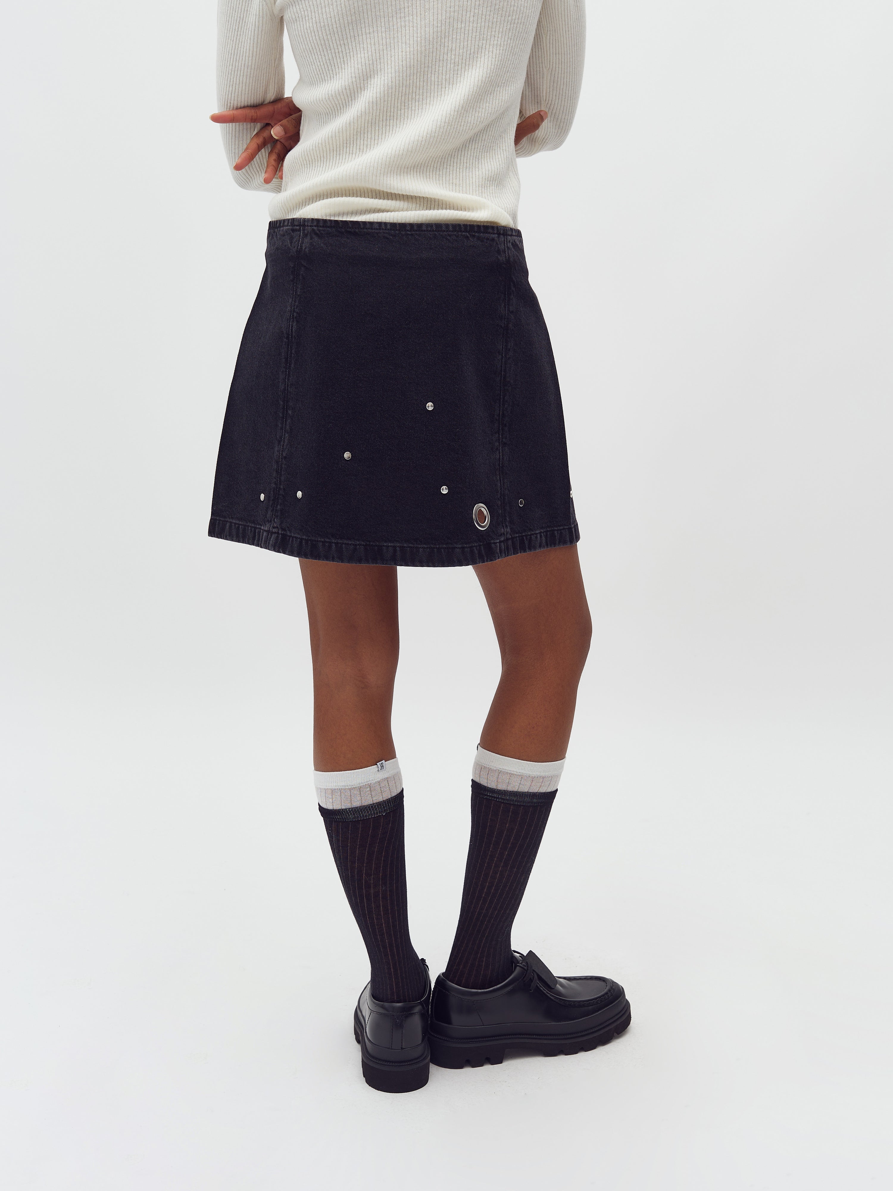 Keyana-M_Black Midnight Wash_Model_3