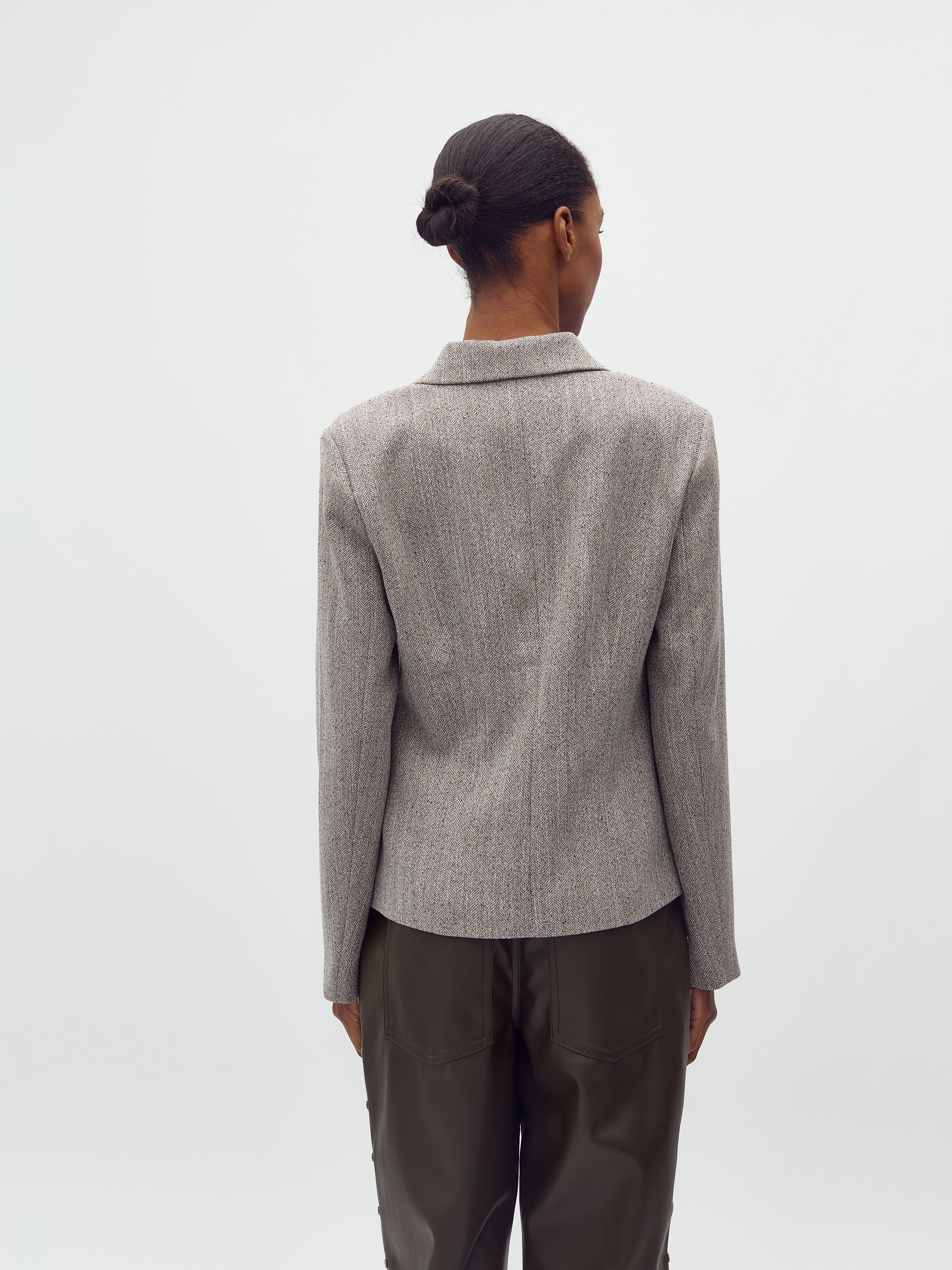 Niona-M_Pepper Grey Melange_Model_5