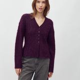 Conni-M_Blackberry Wine_Model_0