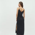 Leslee-M_Black_Model_1