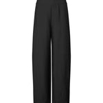 Emryn-M_Black_Packshot_0