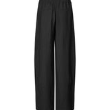 Emryn-M_Black_Packshot_1