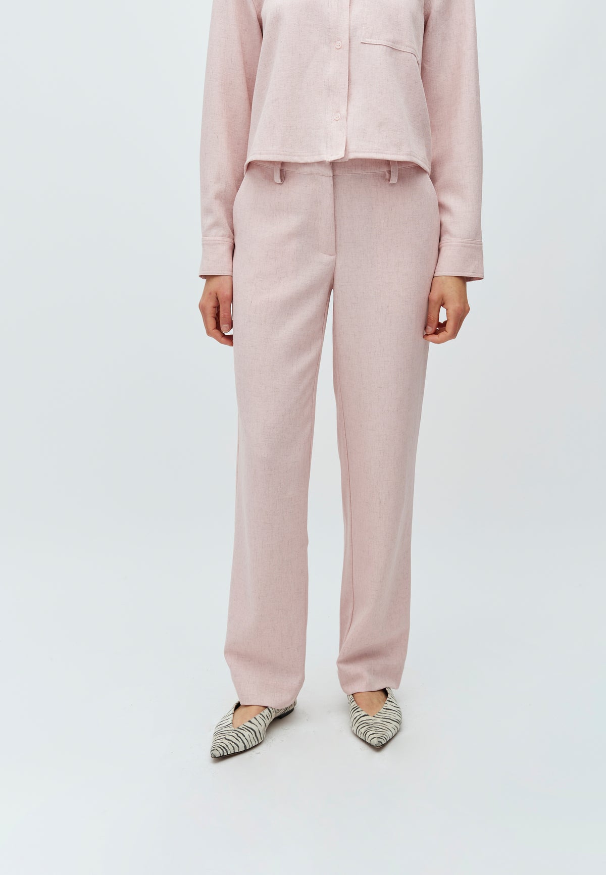 Kanika-M_Light Pink_Model_0