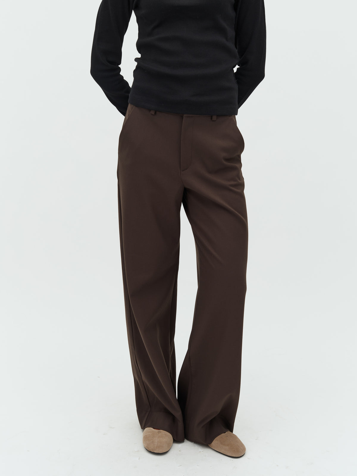 Lucy-M_Coffee Brown_Model_1