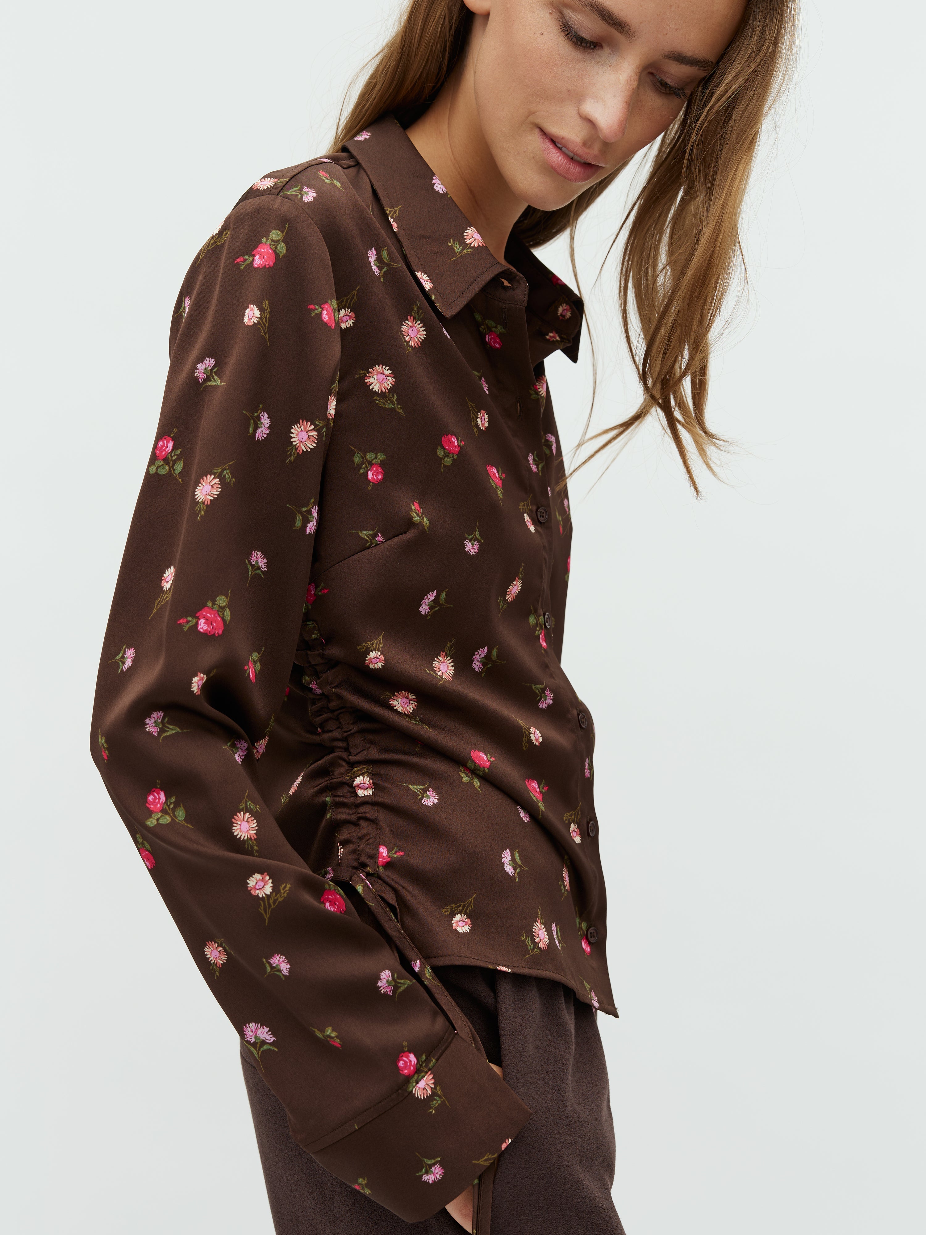 Nura-M_Dark Evaline Print_Model_1