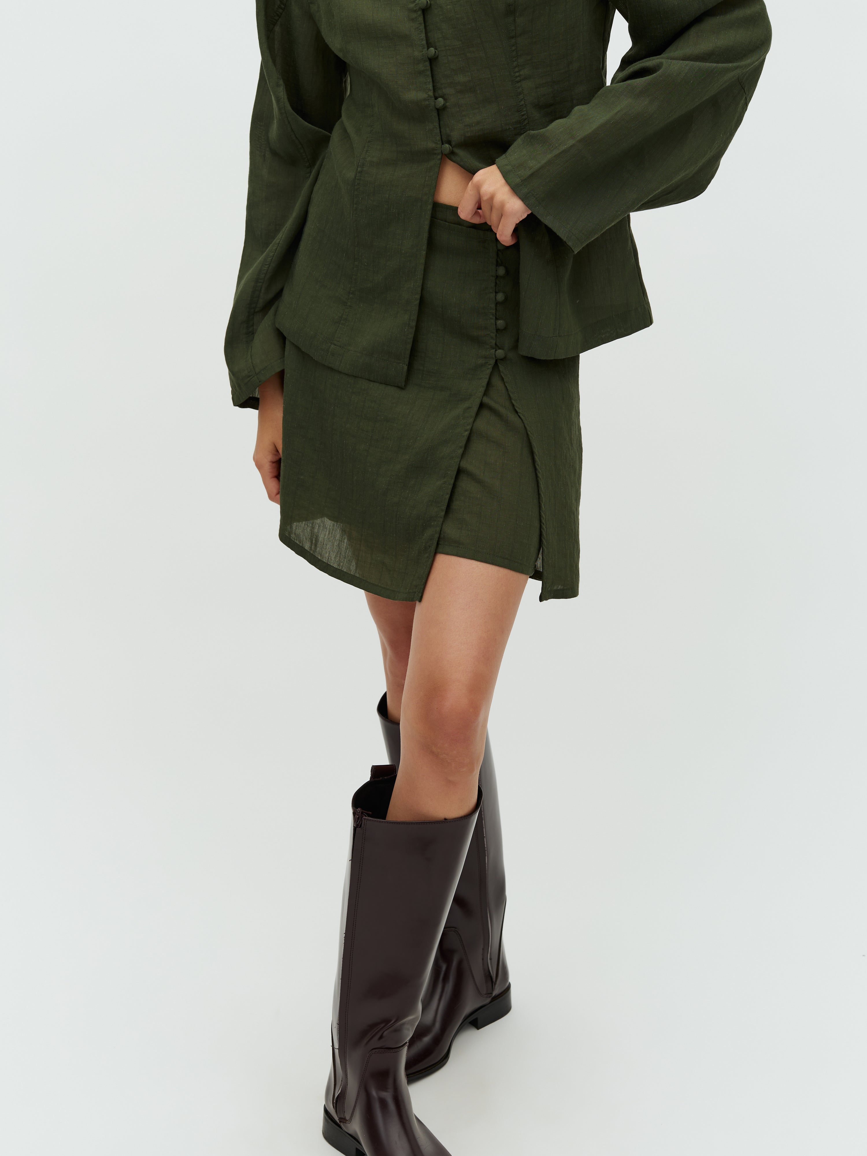 Bellina-M_Pine Green Black Stripe_Model_1