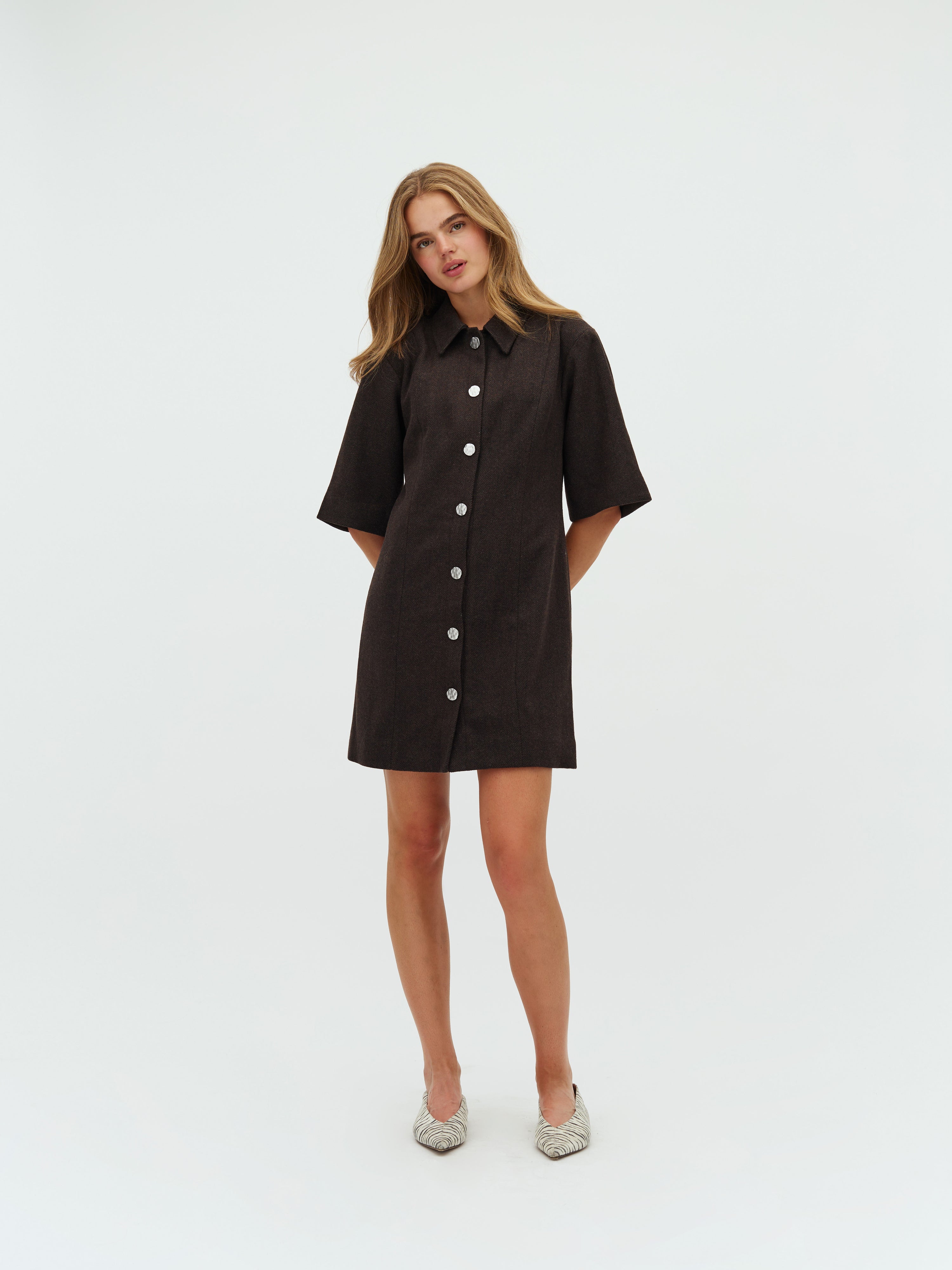 Bimalani-M_Brown Black Twill_Model_0