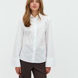 Kaloni-M_White_Model_0