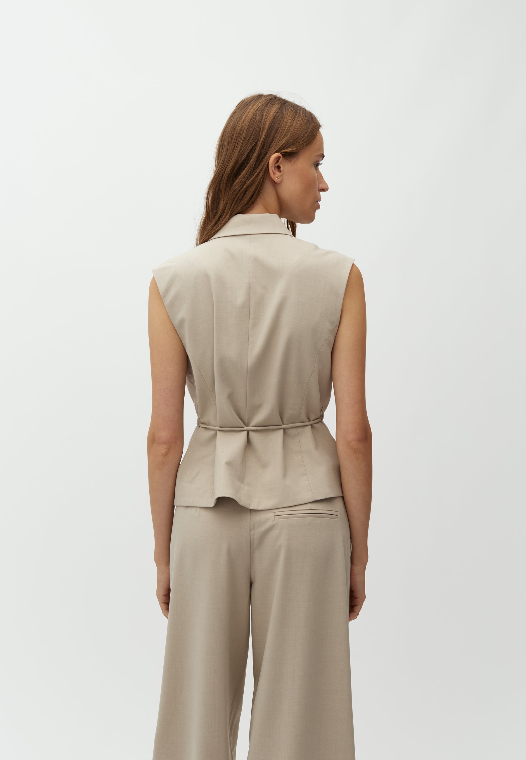 Evelora-M_Light Sand_Model_3