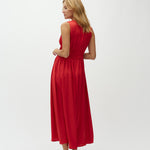 Marja-M_Rococco Red_Model_1