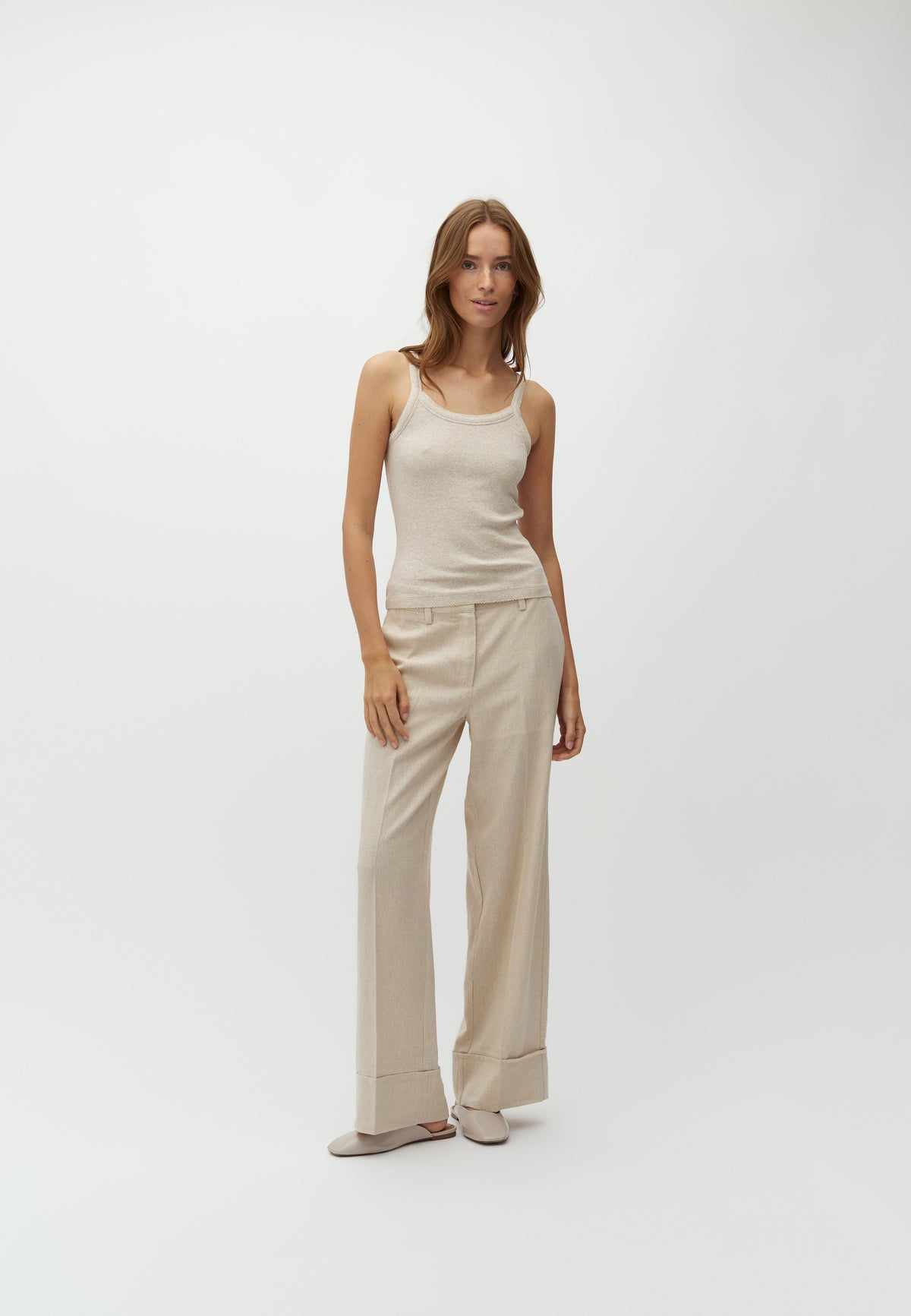 Essa Crochet-M_Pelican Melange_Model_0