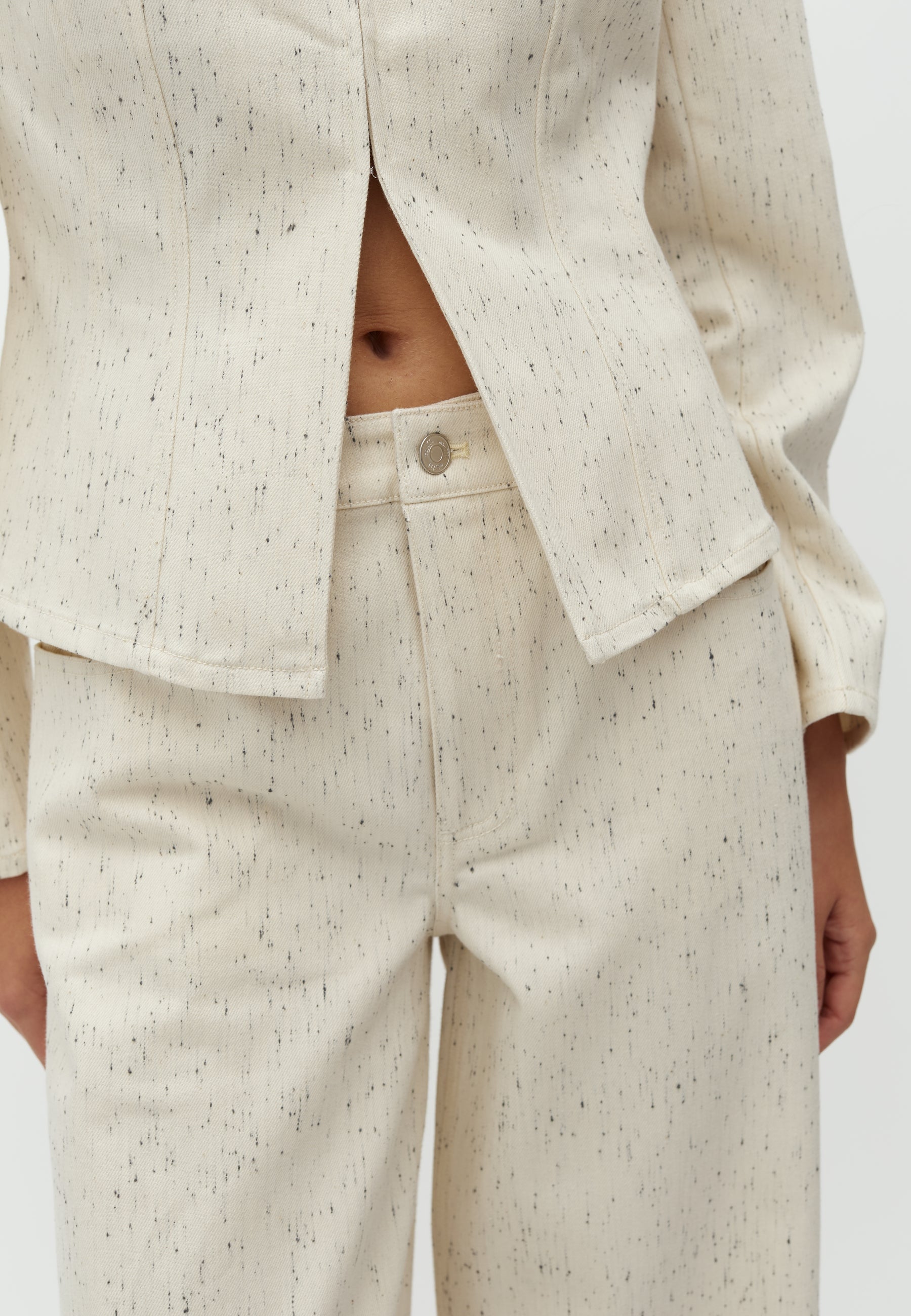 Jaelani-M_Summer Twill_Model_2