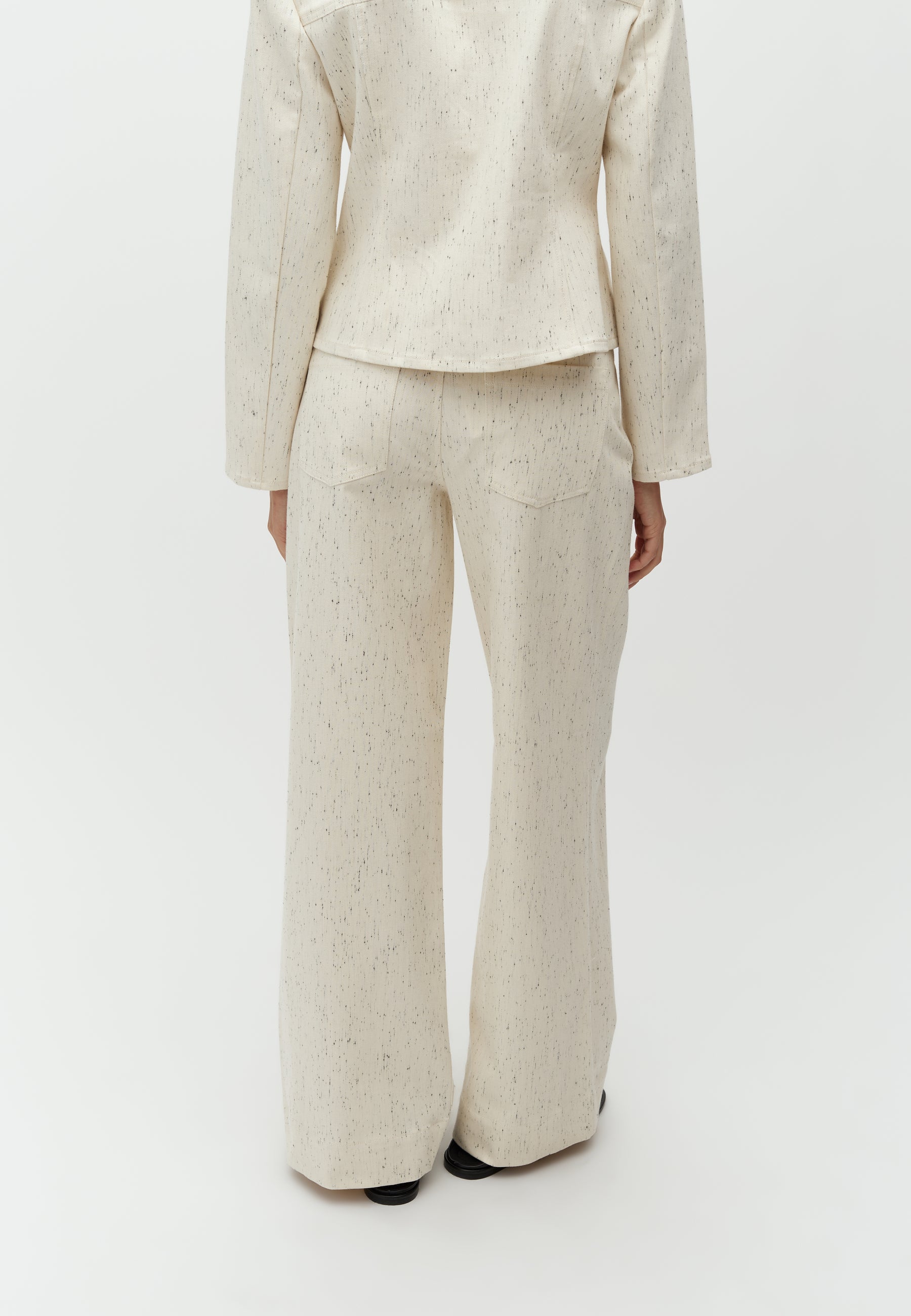 Jaelani-M_Summer Twill_Model_3