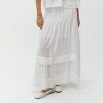 Safiye-M_White_Model_0