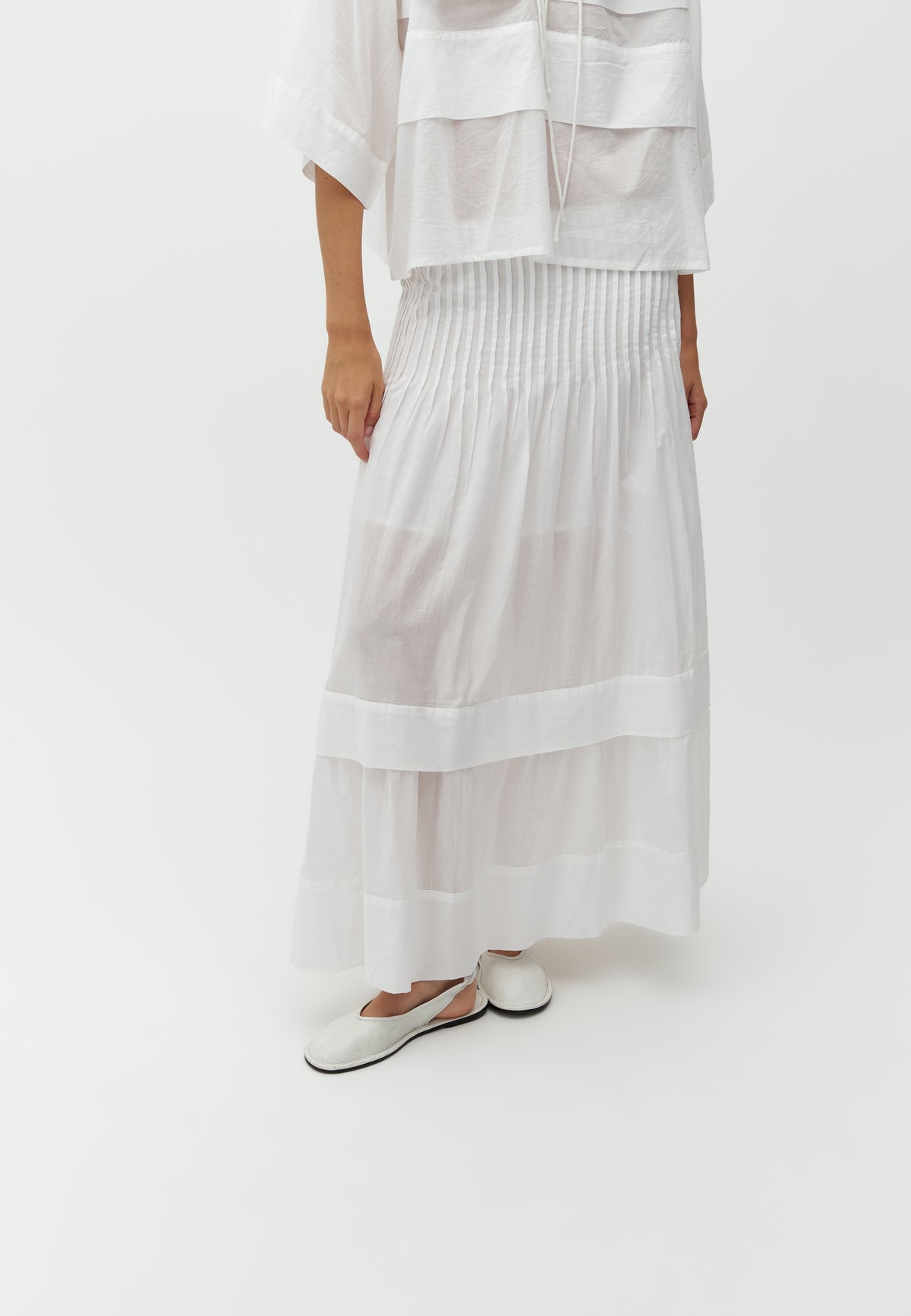 Safiye-M_White_Model_0