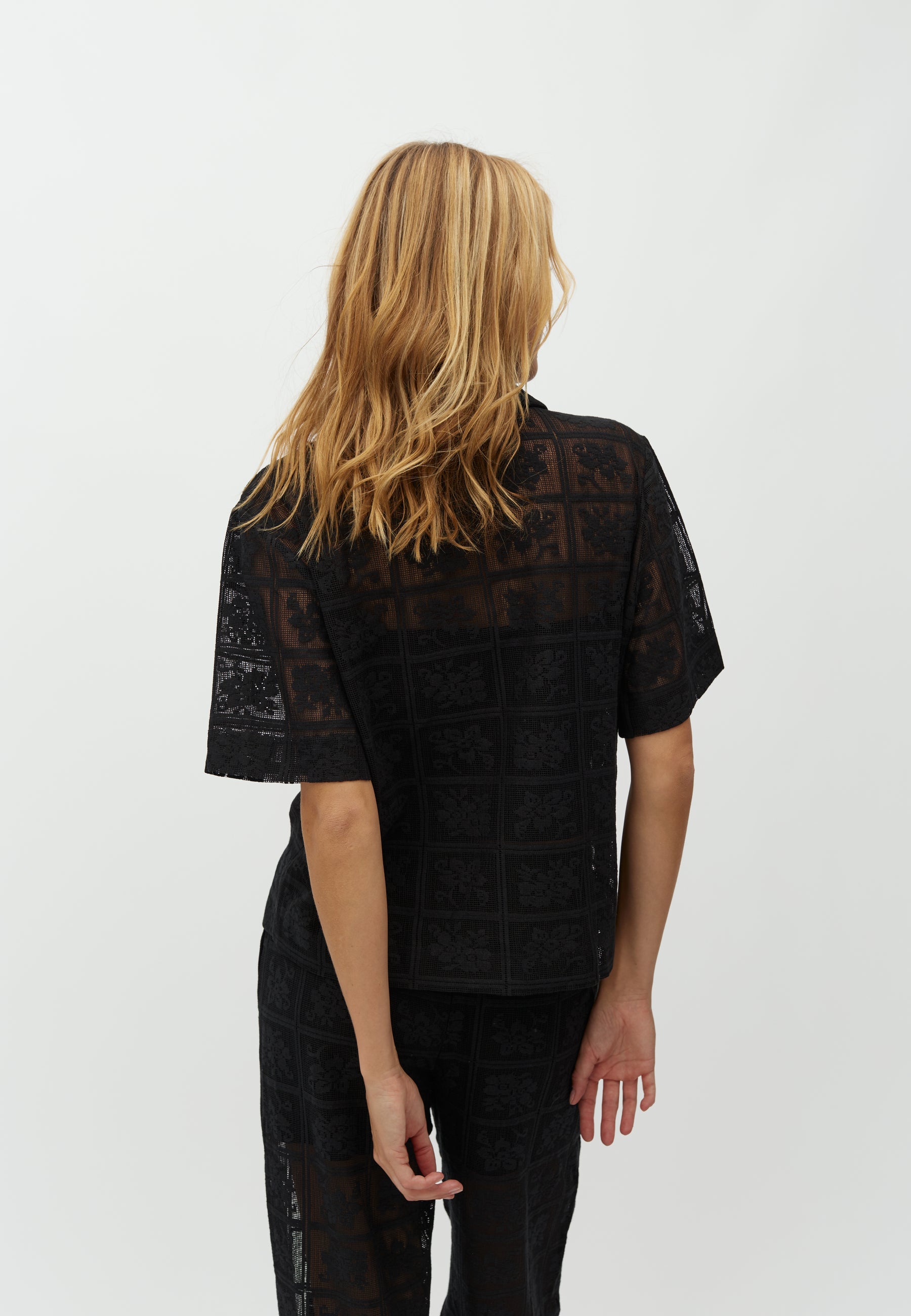 Aruna-M_Black_Model_3