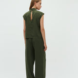 Maaja-M_Pine Green_Model_2