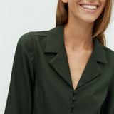 Mallaria-M_Pine Green_Model_2