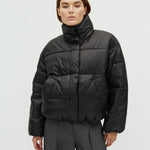 Seraphina-M_Black_Model_1