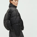 Seraphina-M_Black_Model_4