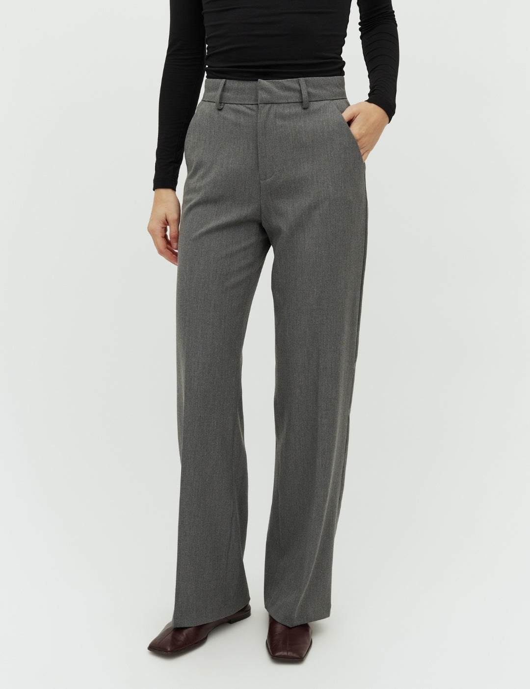 Lucy-M_Medium Melange_Model_1